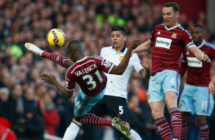 QPR球员谢尔因保护母亲用石头砸伤一男子，事后公开致歉